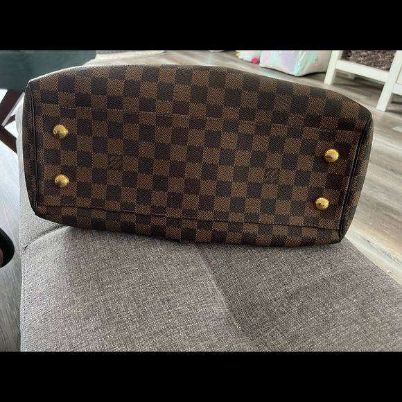 Authentic Louis Vuitton Trevi pm - Picture 4 of 9